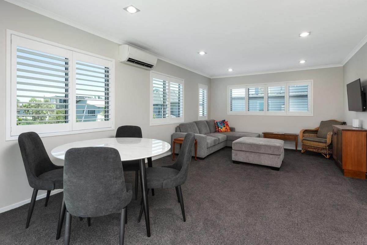 Modern Marine Parade Apartment Mount Maunganui Esterno foto